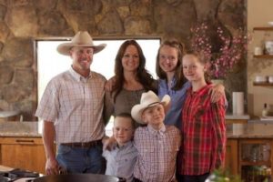 Image of Ree Drummond with kids